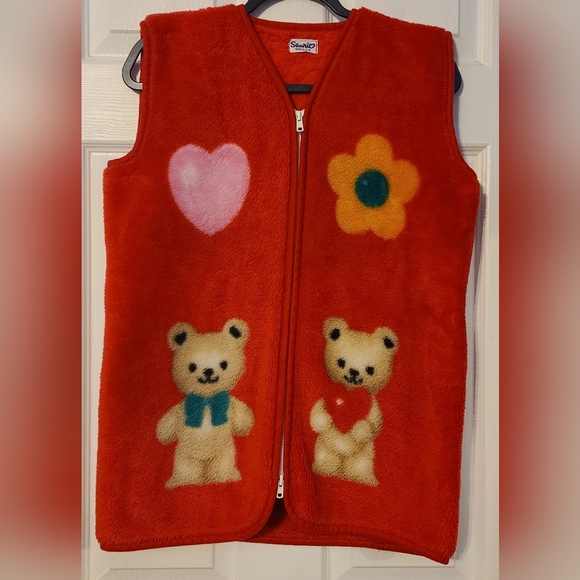 Sanrio Hello Kitty Red Vest with Teddy Bear and Heart Design 1997 Size S-M - Picture 1 of 7